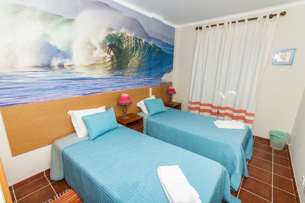 Supertubos Beach Hostel 아토우기아다발레이아 객실 사진