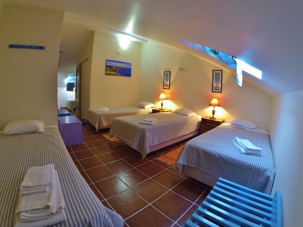 Supertubos Beach Hostel 아토우기아다발레이아 객실 사진