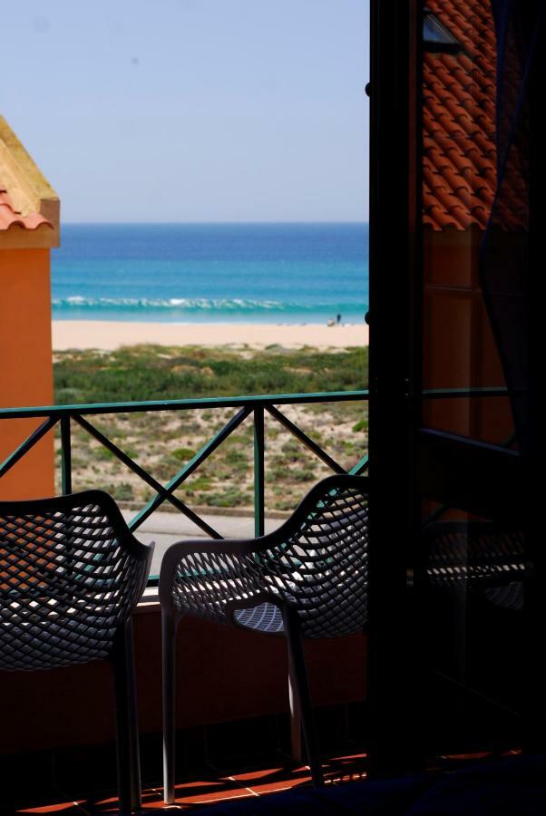 Supertubos Beach Hostel 아토우기아다발레이아 외부 사진